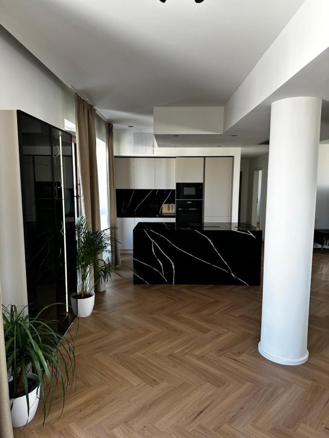 Appartamento Luxury Penthouse At The Historical Centre With Free Parking Bratislava Esterno foto